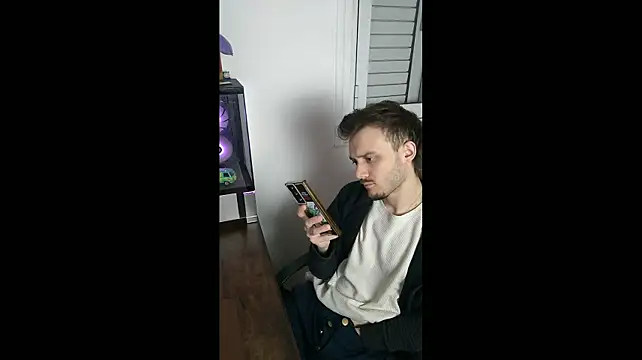 BoyWithToys1 live cam on StripChat