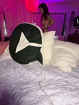 GennaJames live cam