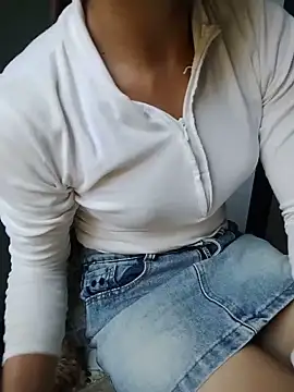 Thobaby112 live cam on StripChat