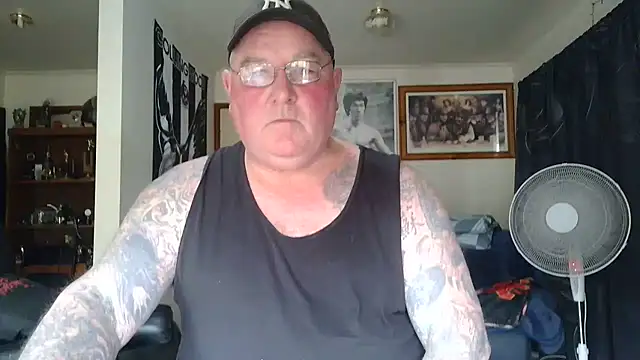 KINKYBLUEYES69