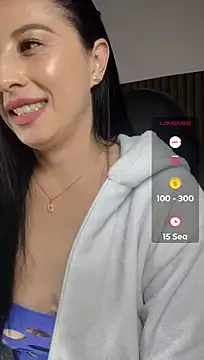 Emma_Hotkiss live cam on StripChat