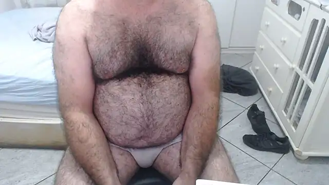 MysterBearMG live cam