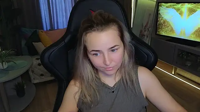 mira_mermayd (F young) - show my sexy tits