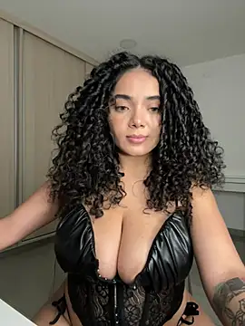 curlyierr (F young) - UNDRESS AND GET NAKED