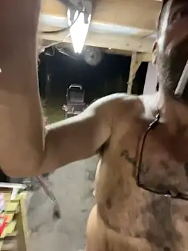 Bigcountrysmoker13 live cam on StripChat