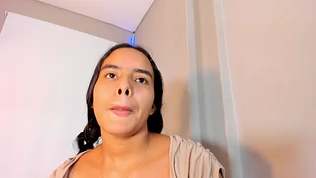 Roxy_Stonee live cam on StripChat