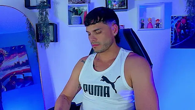 santiago_santii live cam on StripChat