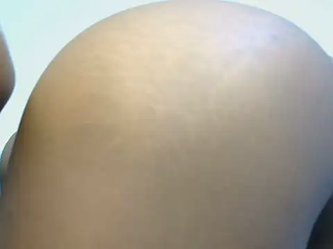 Cocoaauara live cam on StripChat