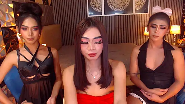 AudreyMilesTrans live cam on StripChat