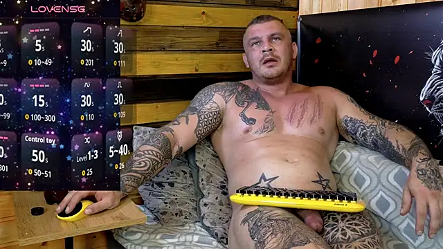 MrrKray live cam on StripChat