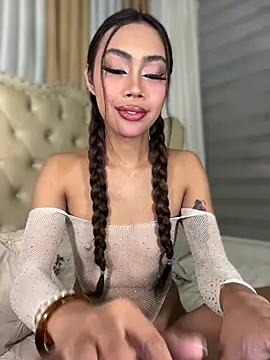 Innocent_yanixx69 live cam on StripChat