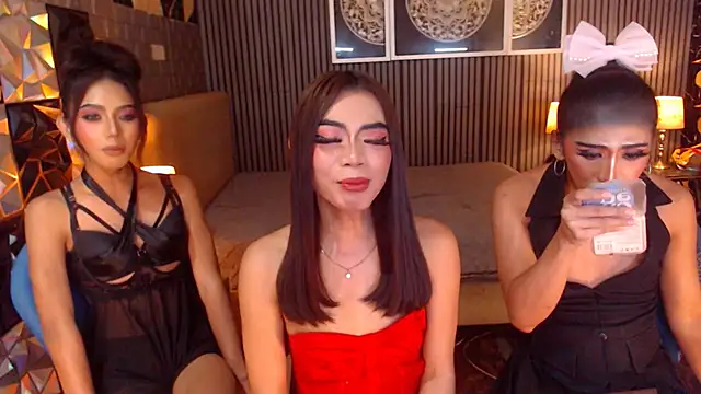 AudreyMilesTrans live cam on StripChat