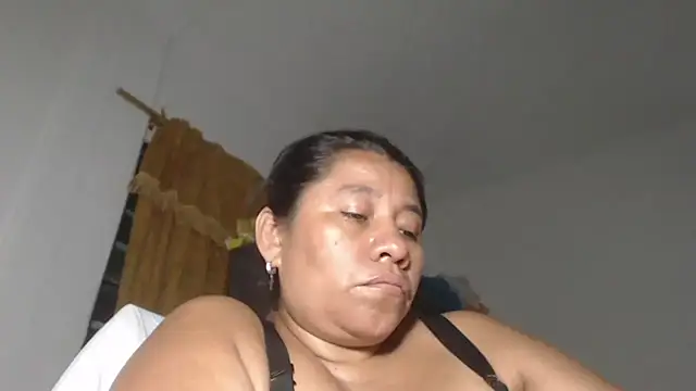 adrixxx38 live cam on StripChat
