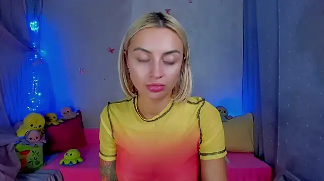 yourlizzydoll (F young) - topless+oil tits 2 min