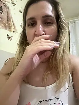 Bia_sexynovaes Hottest Webcams