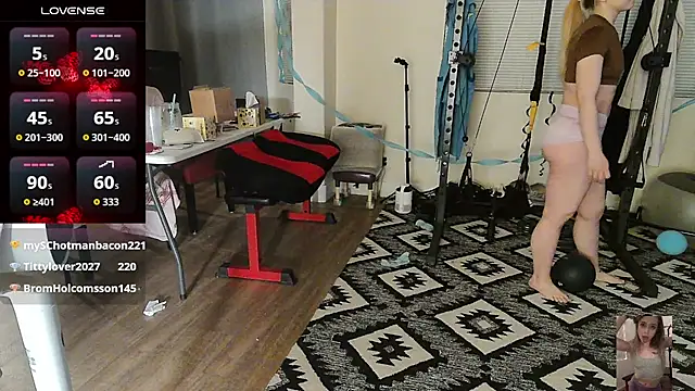 Blondiewithanass