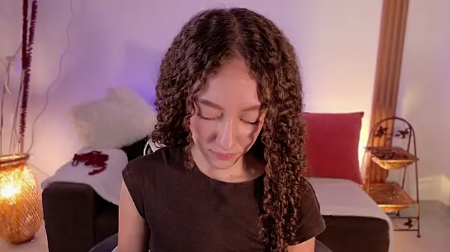 ChloeMoreti live cam on StripChat