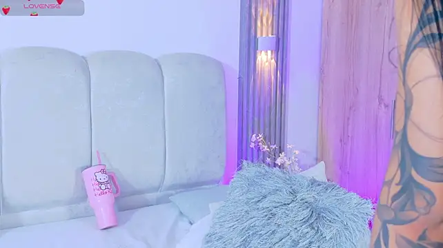 AuroraTaylor1 live cam on StripChat