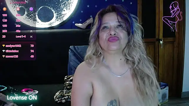 Natasha_699 live cam on StripChat