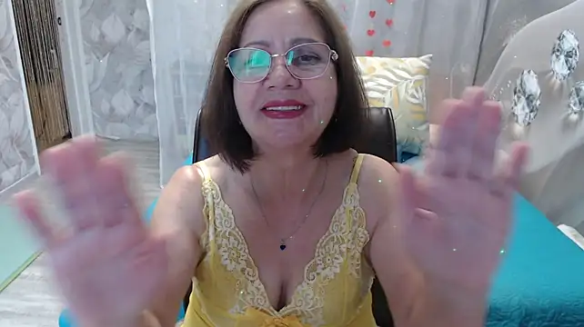 OlgaHottie live cam on StripChat