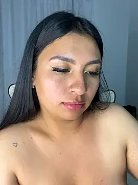 Issa_Santana live cam on StripChat