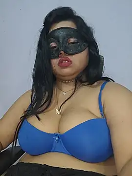 BigAssAyeaha live cam on StripChat