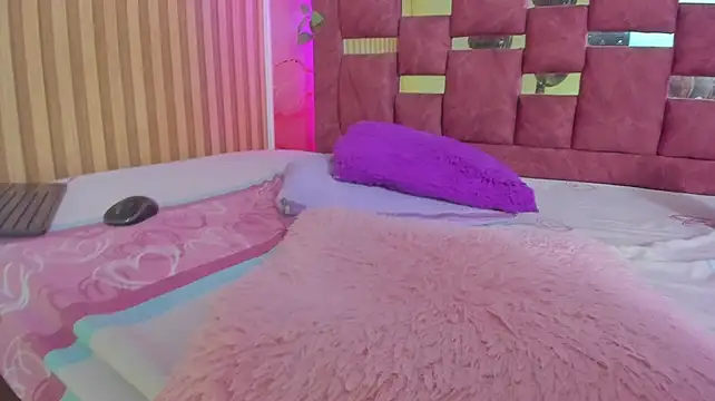Mimi__Rose_ live cam on StripChat