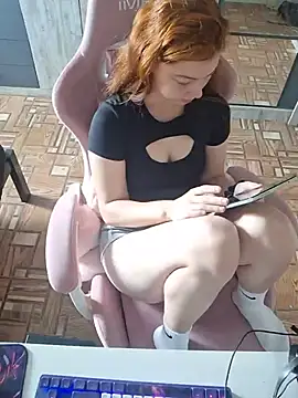 EllaStevens live cam on StripChat