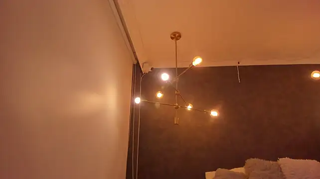 Dayraaa_ live cam on StripChat