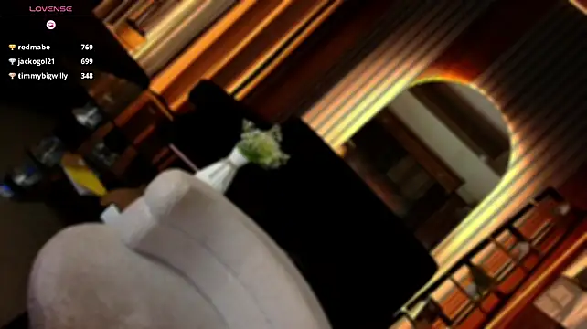 Womanofyourdesire_ live cam