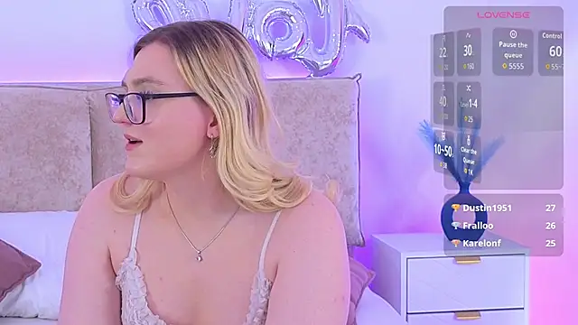 Jules_night live cam