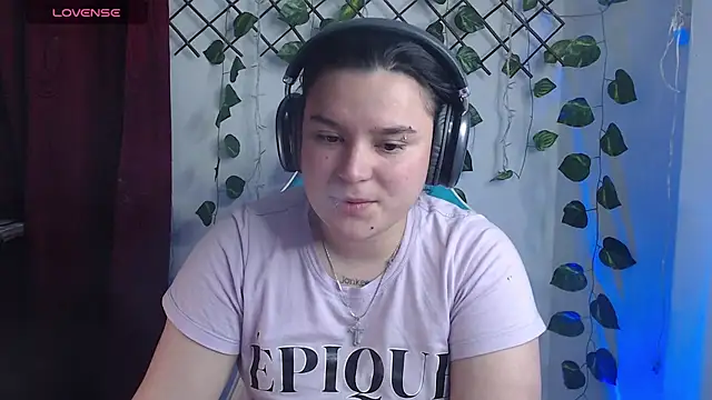 Nika_1_ live cam on StripChat