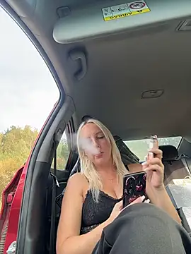 merlindave (F young) - Finger pussy /naked ✌️🤤😈