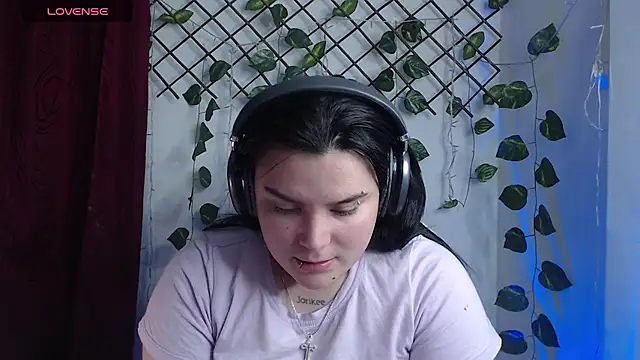 Nika_1_ live cam on StripChat
