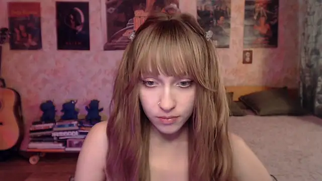Friendly_Ellie live cam on StripChat