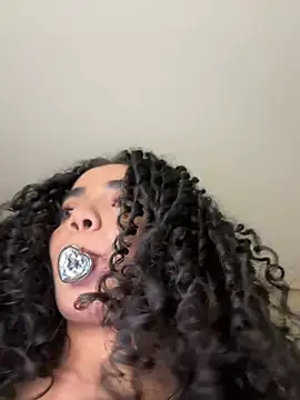 Curlyierr webcam