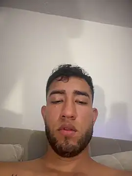 liam_bronw live cam on StripChat