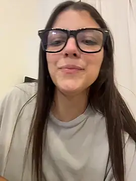 lilylovelesss live cam on StripChat