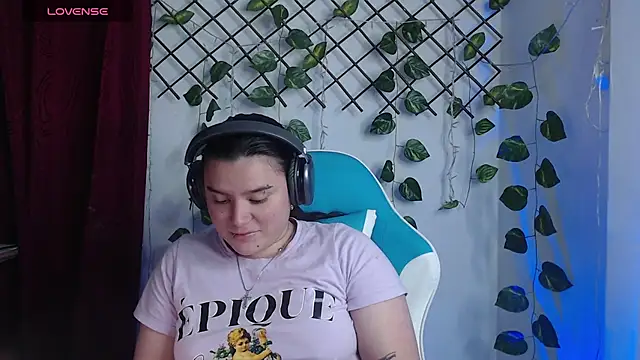 Nika_1_ live cam on StripChat
