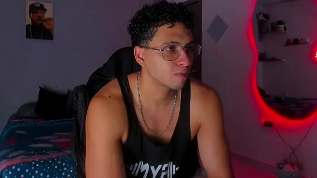 Kris_Khalifa69 live cam on StripChat