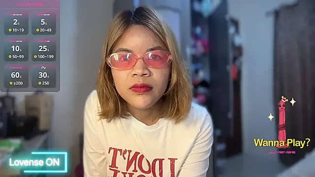 YourhotPotatoTS live cam on StripChat