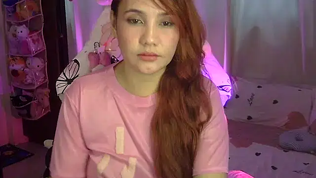 yourHennesy live cam on StripChat