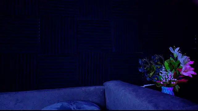 Megan_Diamond05 live cam on StripChat