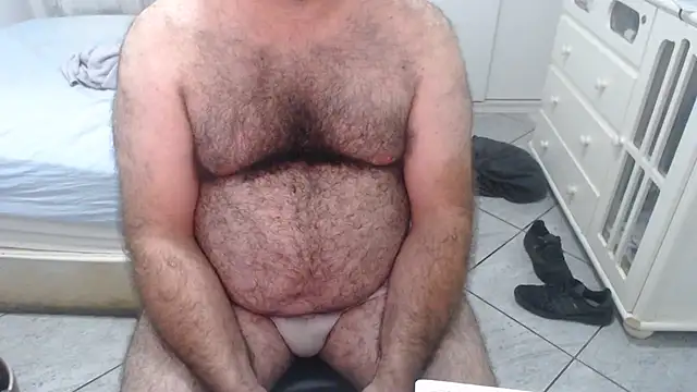 MysterBearMG live cam