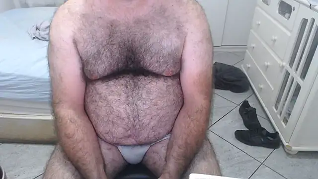 MysterBearMG live cam