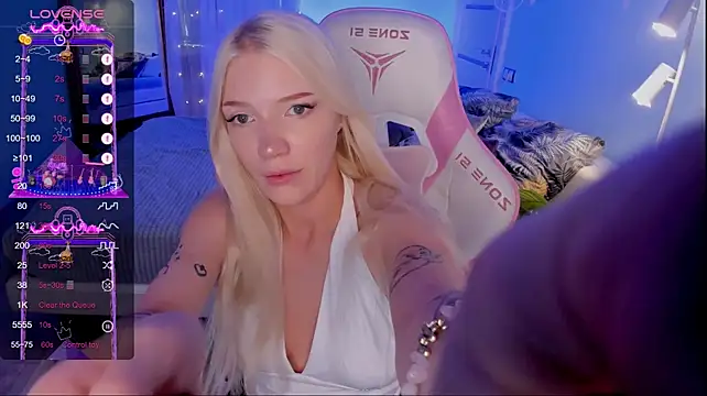 AnyaTaylor_ live cam on StripChat