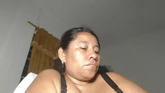 adrixxx38 live cam on StripChat
