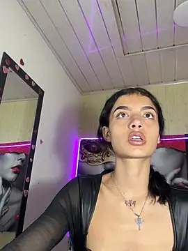 honeyluxe_ live cam on StripChat