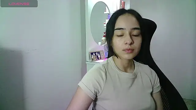 aineangeel live cam on StripChat
