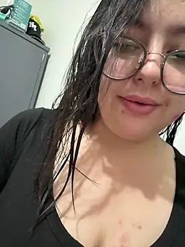 MileyGia live cam on StripChat
